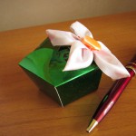 Подарочная коробочка из картона с цветком как сделать